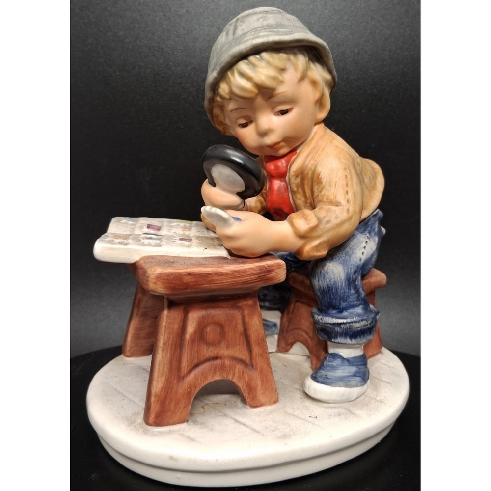 VTG HUMMEL/GOEBEL WEST GERMANY "TODAY'S CHILDREN" FIGURINE - STAMP FAN 1978